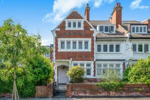 Flat 4, 3, Kidderpore Gardens, London NW3 7SS