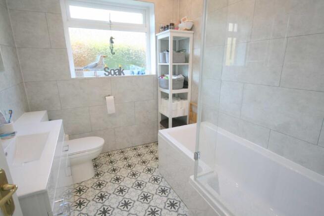 BATHROOM / WC