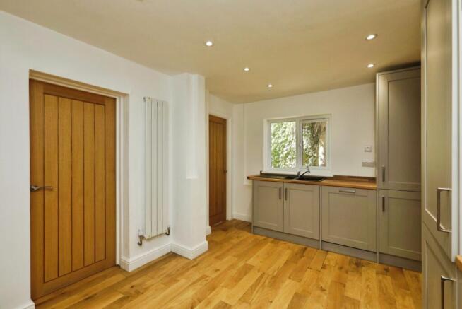 3 bed Semi-Detached for sale Image 3
