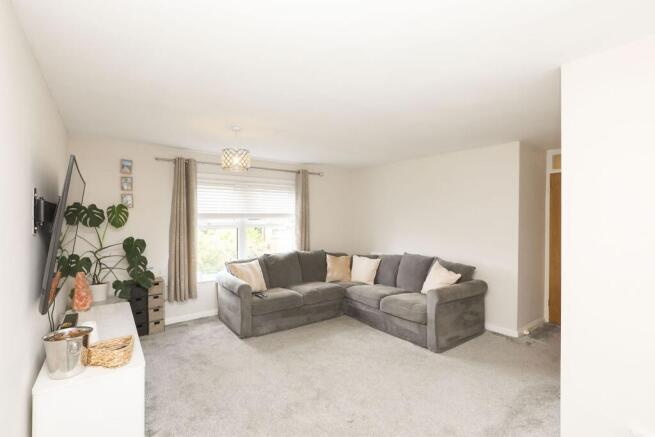 2 bed Flat to rent Image 6