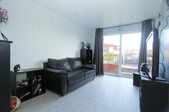 14Fallowfield-SecondLounge.jpg