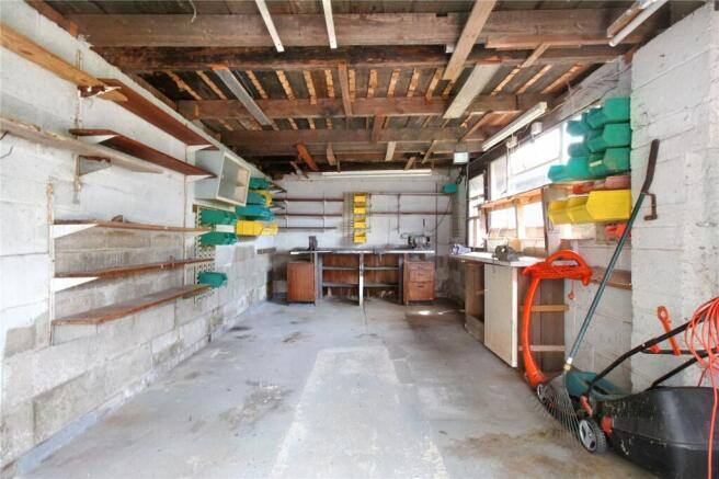 Garage/Workshop