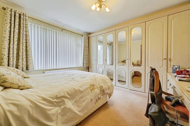 3 bed Detached Bungalow for sale Image 5