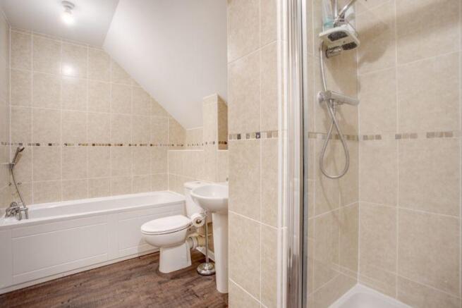 En-Suite Showe...