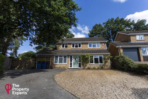 Priory Close, Fleet, GU51