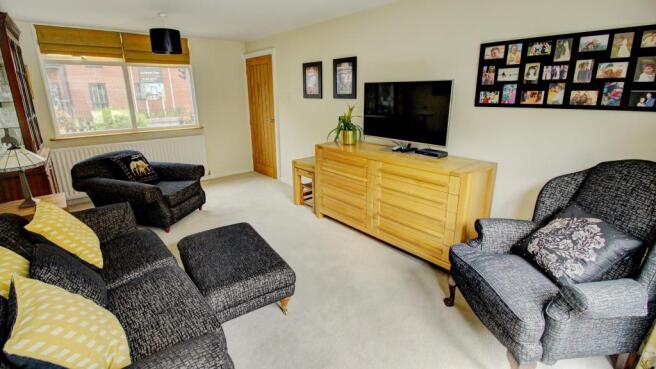 Lounge (reverse angle)