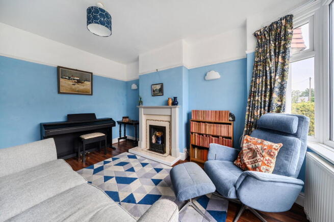 3 bed Semi-Detached for sale Image 3