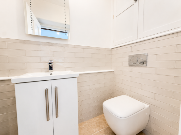 4 bed Farm House to rent Image 9