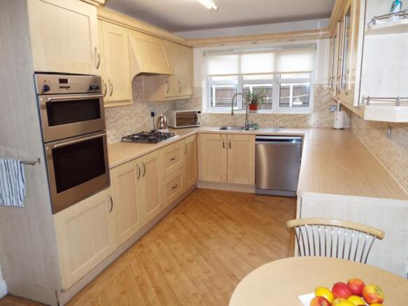 Kitchen/Breakfast Rm