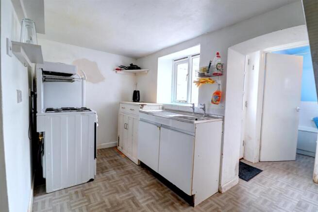 Kitchen .1.jpg