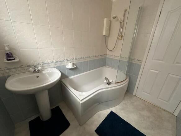 2 bed Semi-Detached Bungalow for sale Image 5