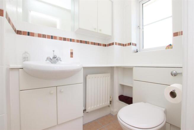 Ensuite.JPG