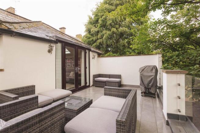 3 bed Detached for sale Image 11