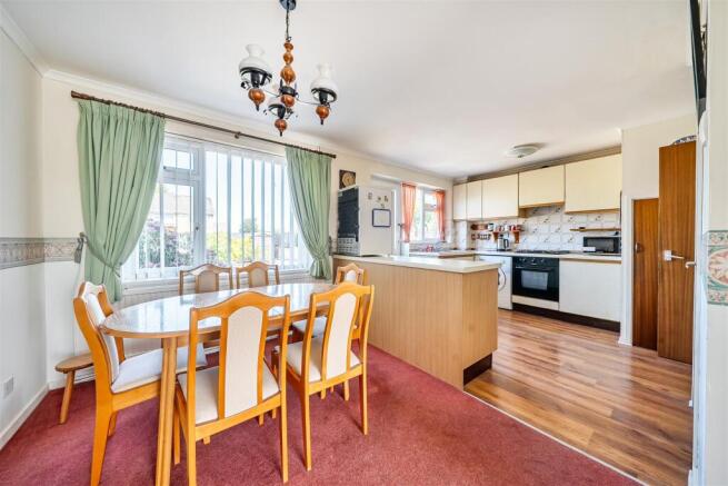Kitchen/Dining