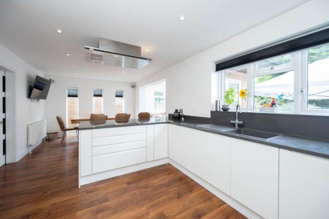 House in Horsham, North Horsham - More