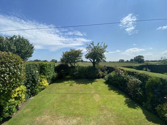 R Rear Garden (2).JPG