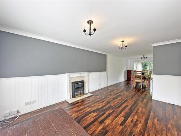 4 bed Detached for sale Image 8