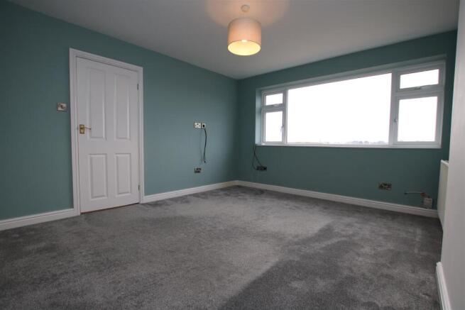 Lounge 2.JPG