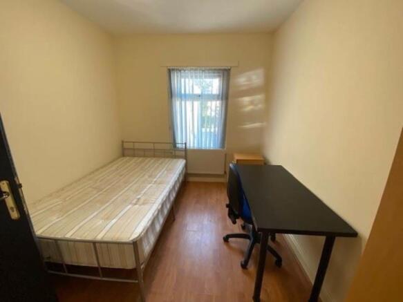 32 Treherbert bedroo