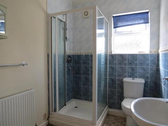 Shower Room: