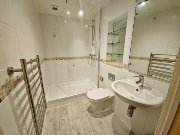 1 bed Apartment to rent Image 4