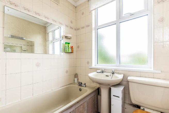 Bathroom.jpg