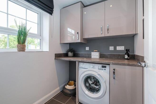 4 bed Detached for sale Image 5
