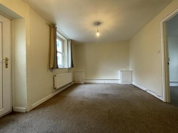 Lounge 1.JPG