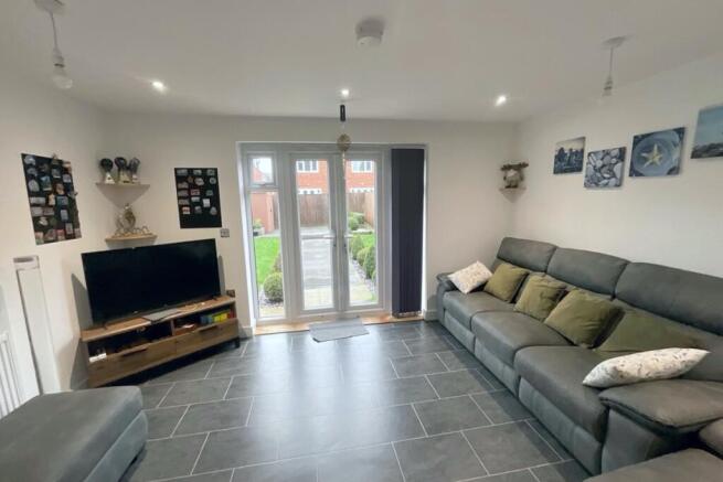 3 bed Semi-Detached for sale Image 7