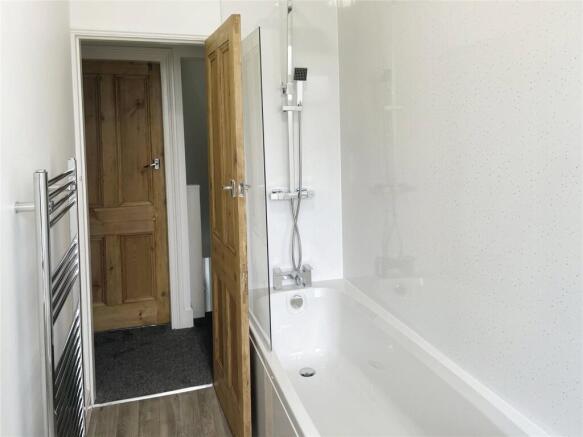 3 bed Terraced to rent Image 5