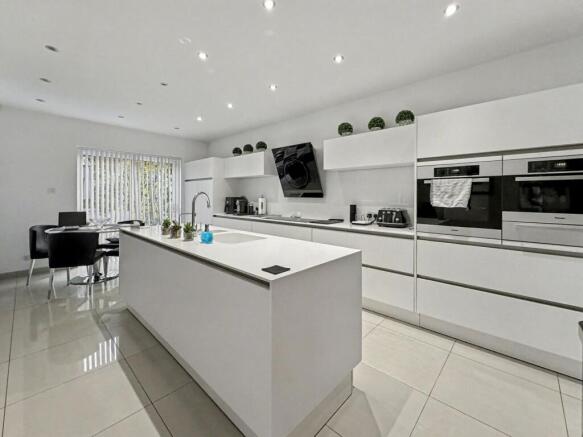 Kitchen / Breakfast Room