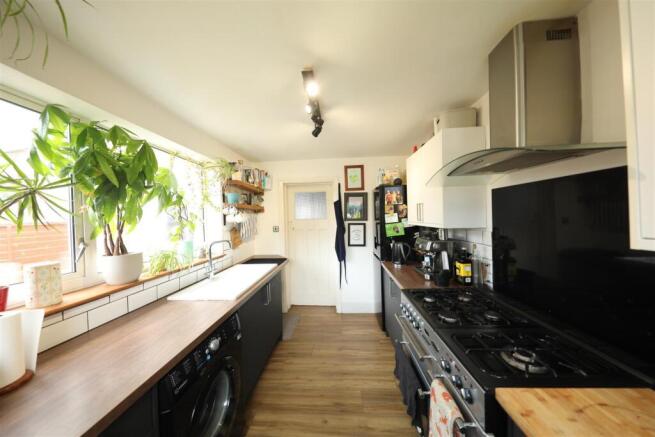 3 bed Terraced for sale Image 5