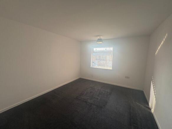 3 bed Terraced to rent Image 7