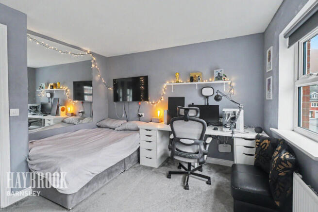 3 bed Semi-Detached for sale Image 7