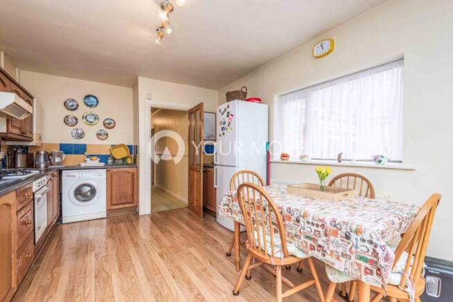 Kitchen / Dining Roo