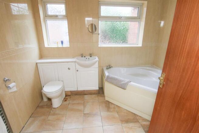 3 bed Detached Bungalow for sale Image 12
