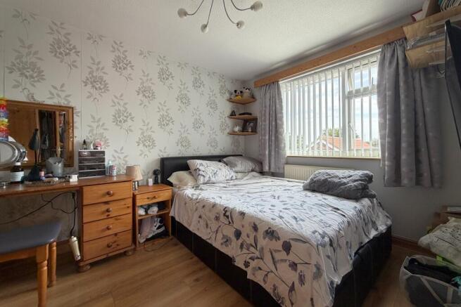 3 bed Semi-Detached for sale Image 6