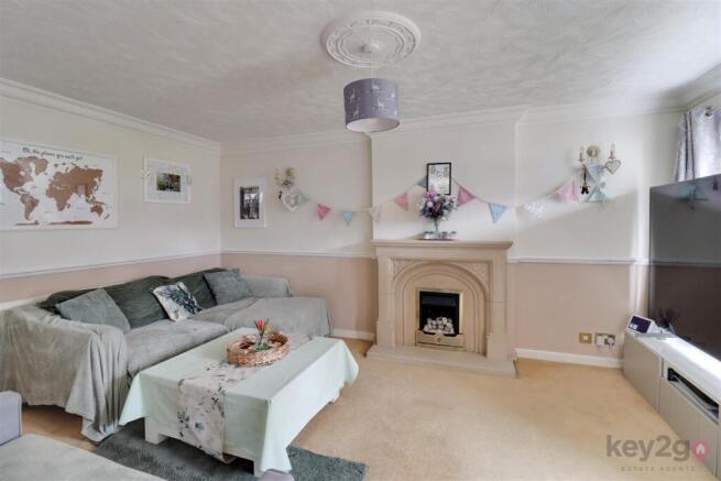 3 bed Semi-Detached for sale Image 4