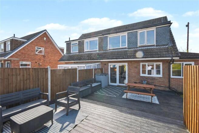 3 bed Semi-Detached for sale in garforth