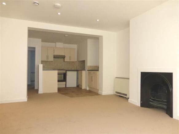 Lounge/Kitchen