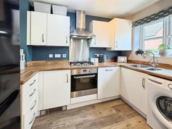 067916da-Kitchen 202.jpg
