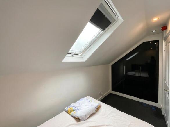 1 bed House Share to rent Image 4