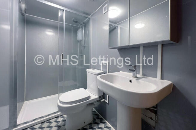 1 bed House Share to rent Image 8