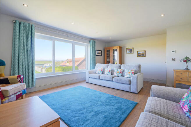 Living Room / Bedroom