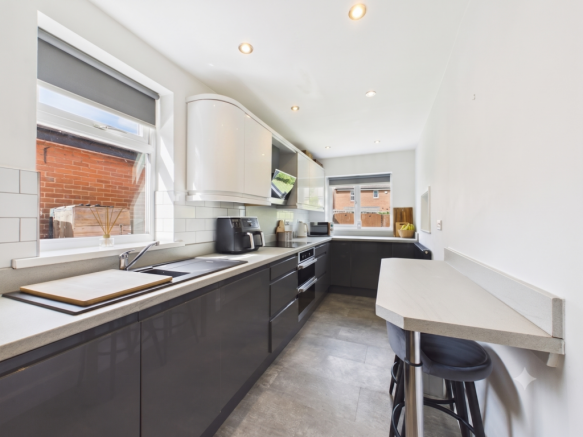 3 bed Semi-Detached for sale Image 12