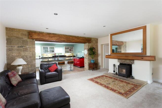 5 bed Detached for sale Image 4