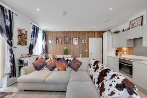 Flat 2, Montrose House, Hanworth Lane, Chertsey KT16 9FR