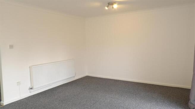 132 The Medway - Lounge 2.JPG