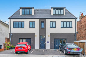 Flat 3, 4 Vivienne House, Hutton Grove, North Finchley, London N12 8DT