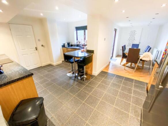 Open Plan Kitchen/Di